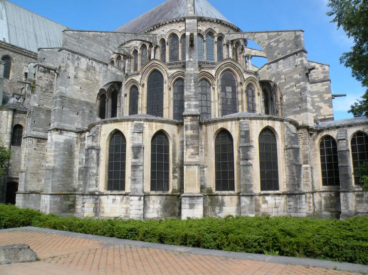  chevet de la basilique Saint-Remi